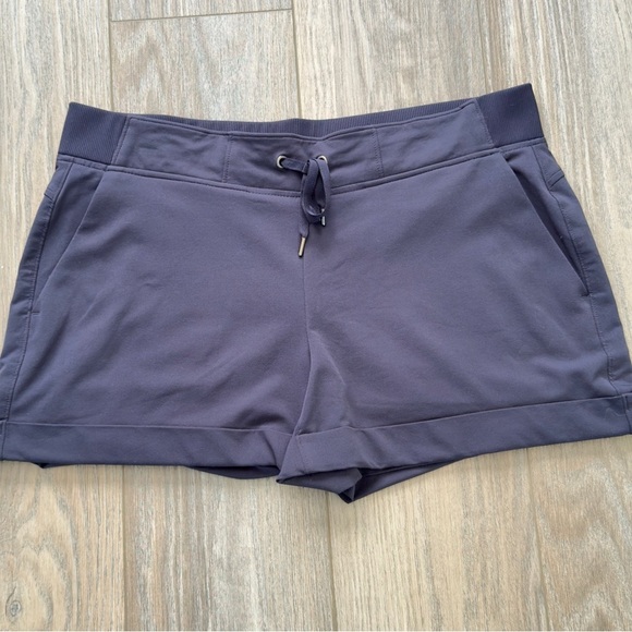Athleta Women's Midtown Shorts Size 14 Navy Blue Drawstring Athleisure - Picture 2 of 11
